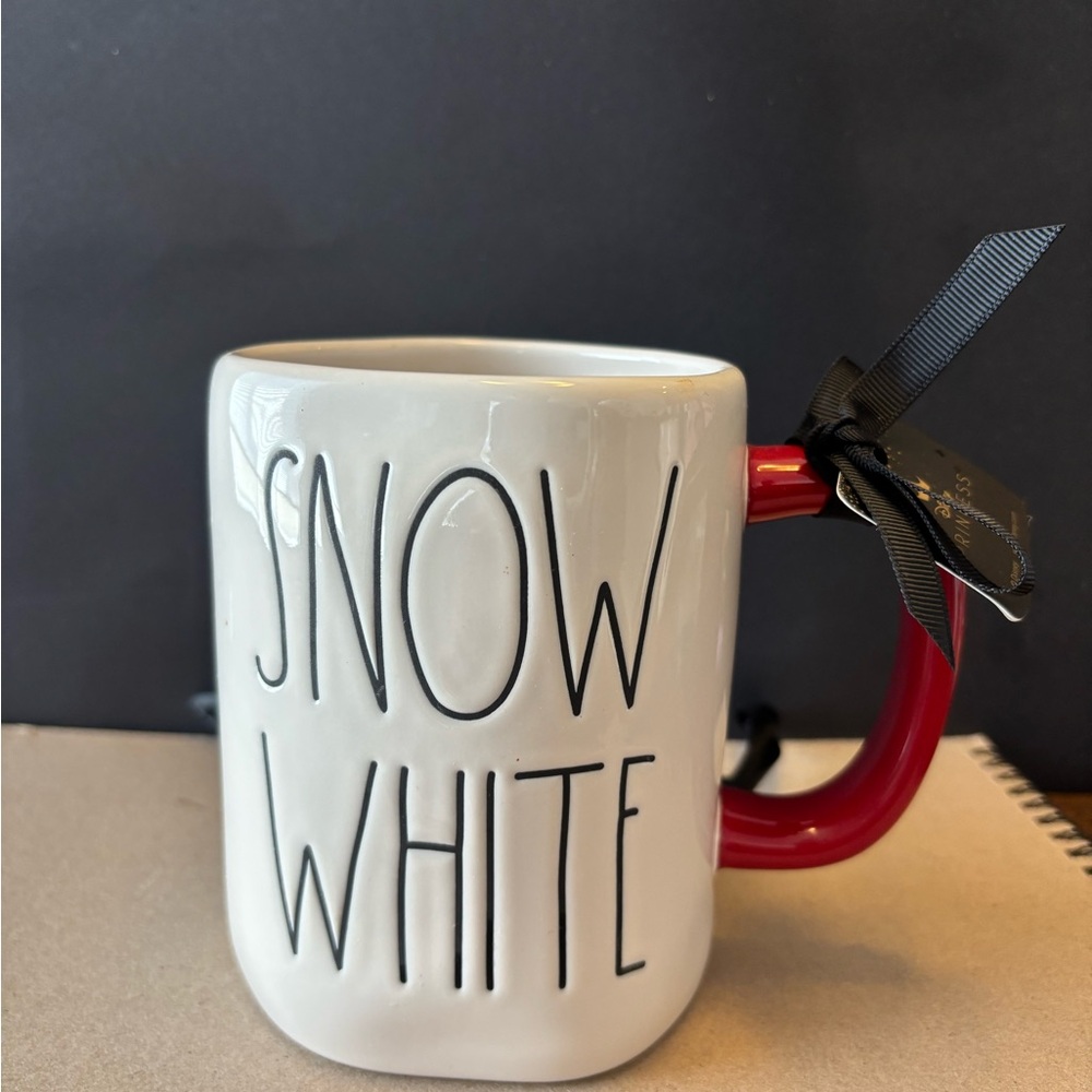 Rae Dunn Disney Mug - Snow White